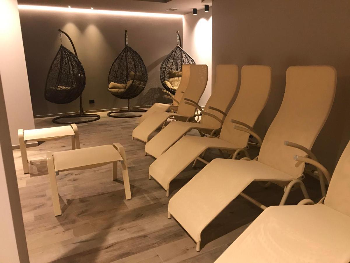 Alpen Hotel Vidi Madonna Eksteriør bilde
