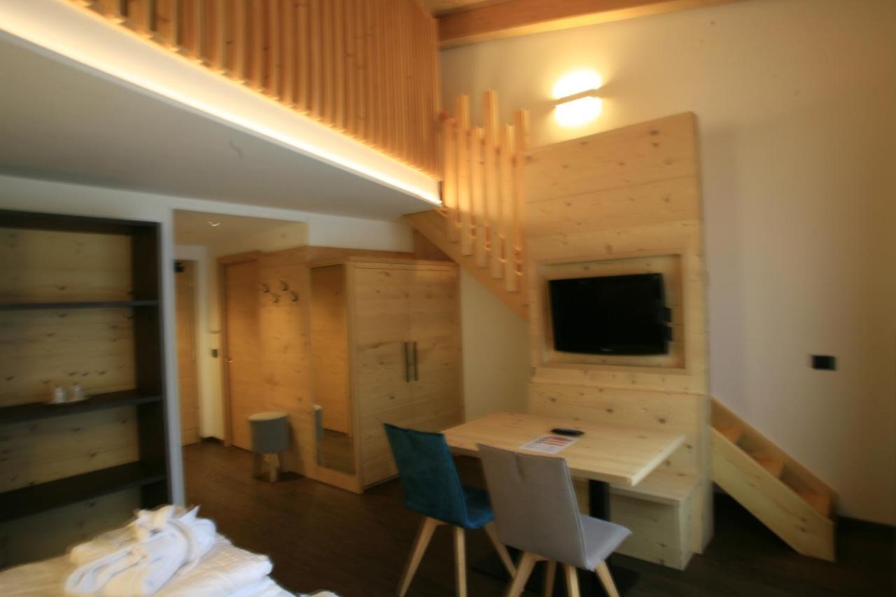 Alpen Hotel Vidi Madonna Eksteriør bilde