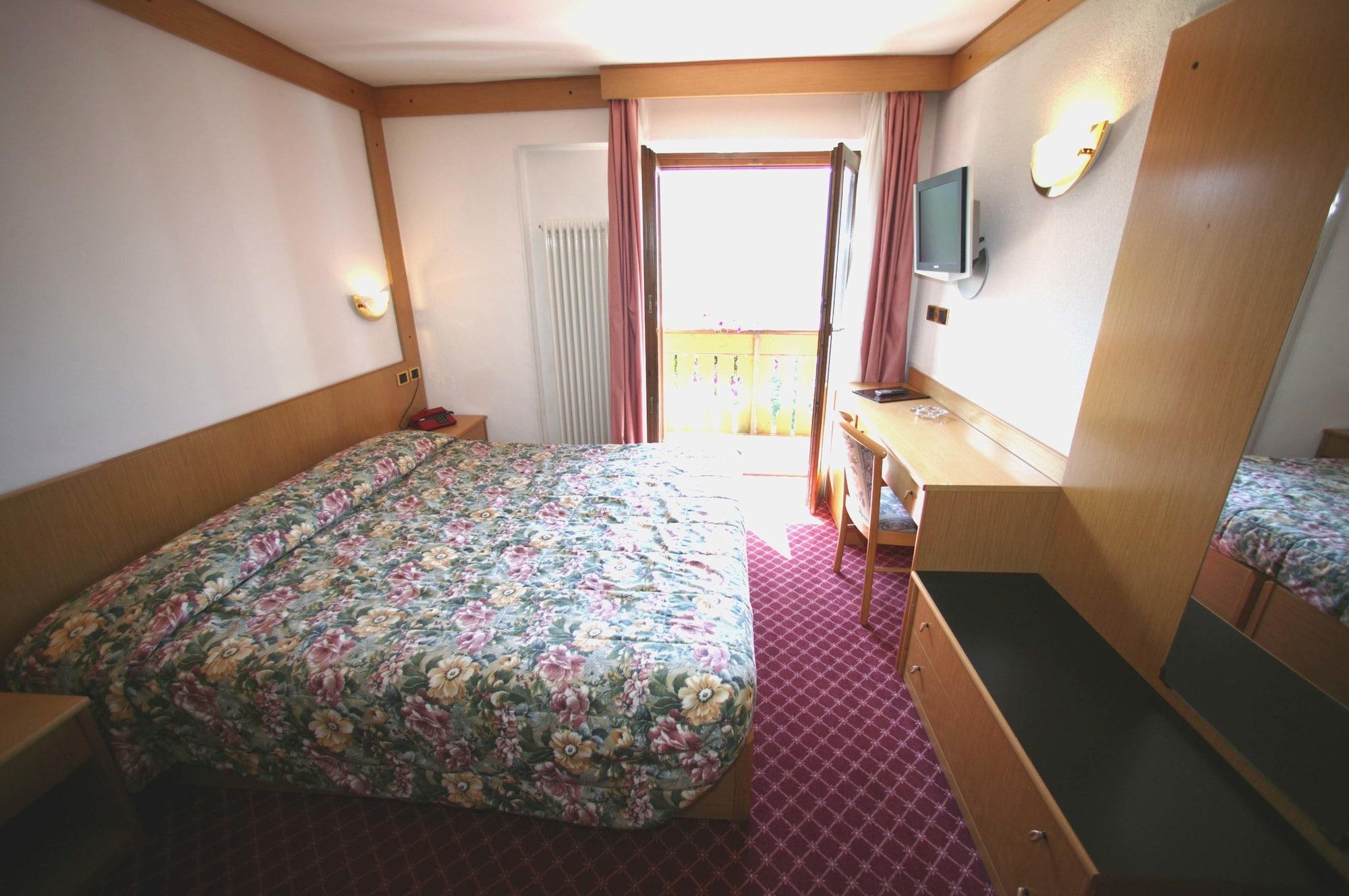 Alpen Hotel Vidi Madonna Eksteriør bilde