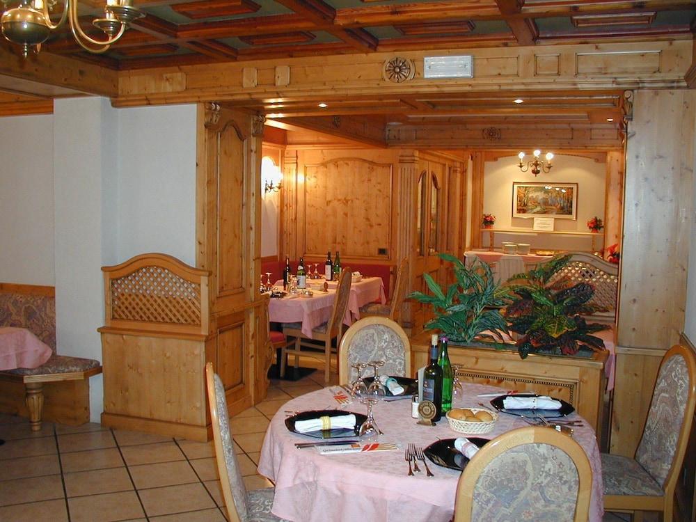 Alpen Hotel Vidi Madonna Eksteriør bilde